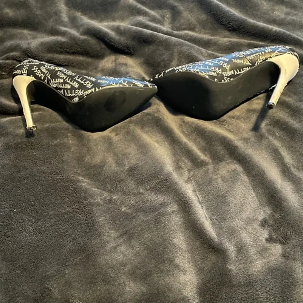 High Heels - Picture 3 of 3
